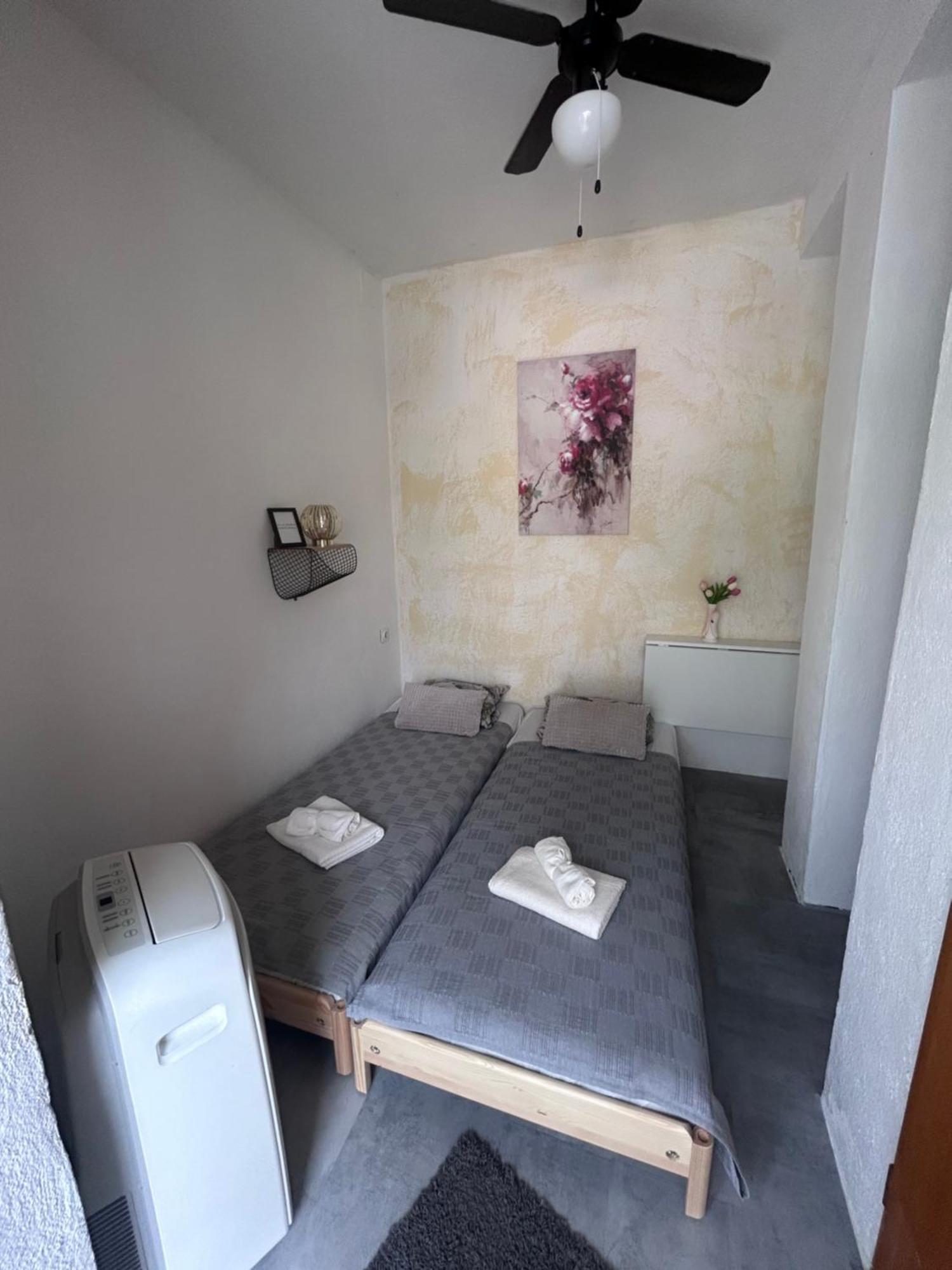 Soba Za Odmor P&E Kaštel Štafilić Exterior foto